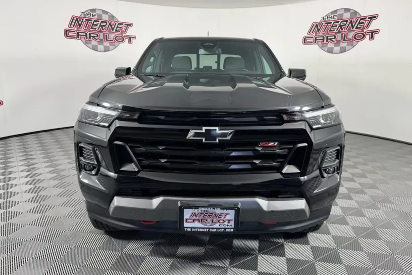 2023 Chevrolet Colorado Z71 photo 1