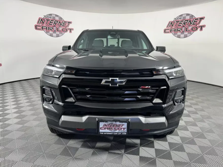 2023 Chevrolet Colorado Z71 photo 1