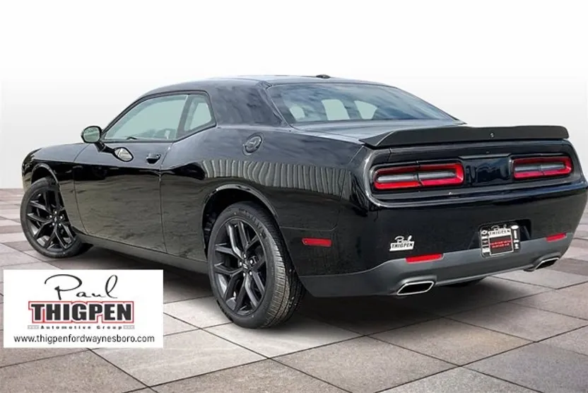 2023 Dodge Challenger SXT photo 1