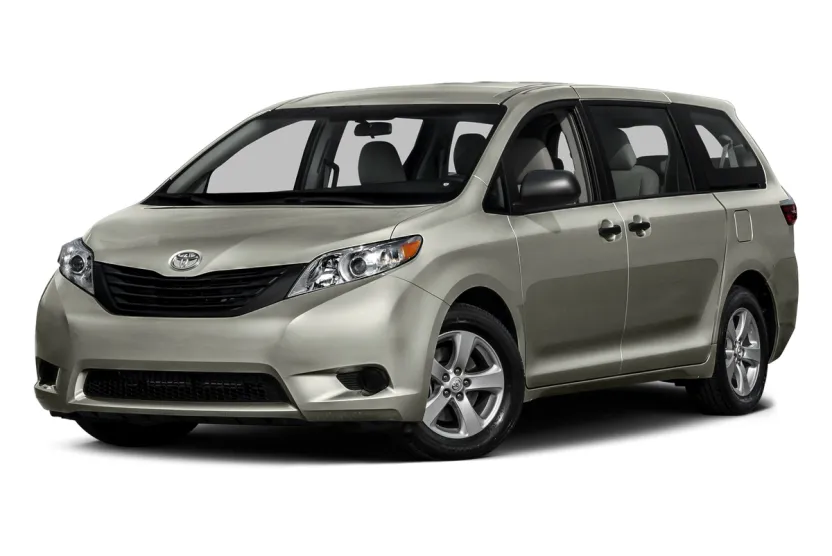 2015 Toyota Sienna LE photo 1