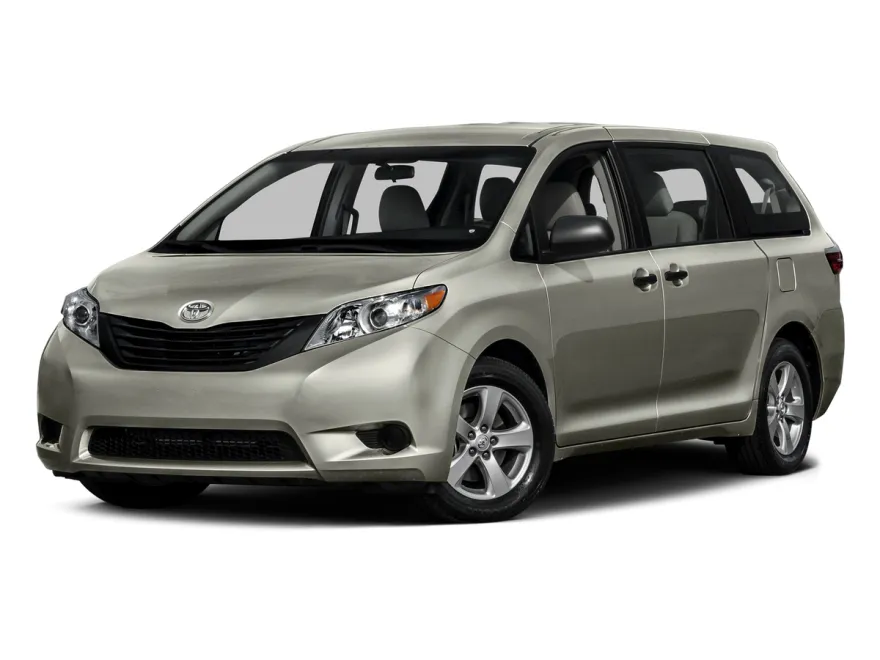 2015 Toyota Sienna LE photo 1