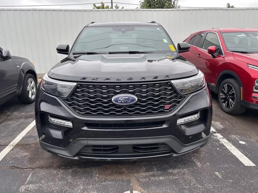 2024 Ford Explorer ST photo 1