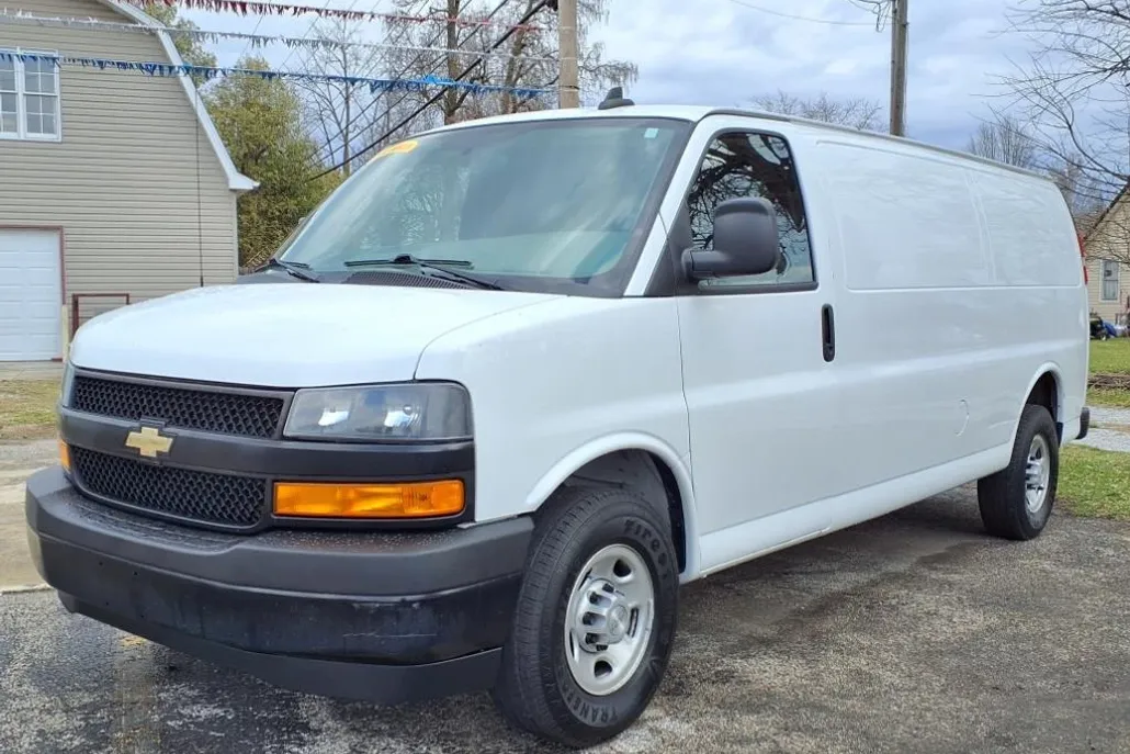 2019 Chevrolet Express Cargo 3500 photo 1