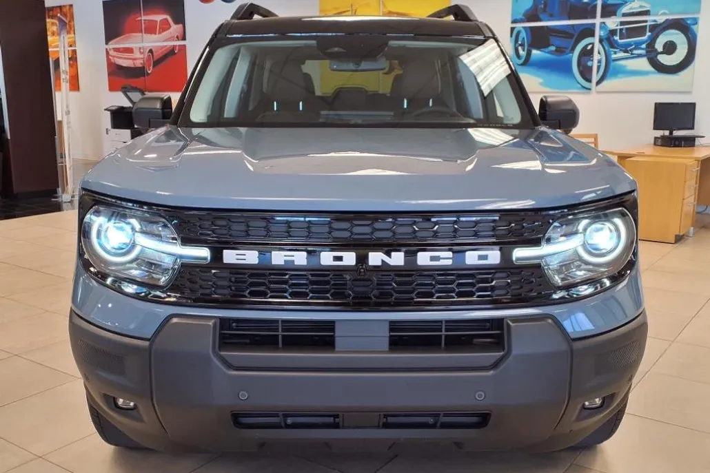 2025 Ford Bronco Sport Outer Banks photo 1