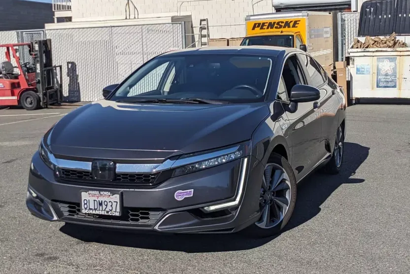 2019 Honda Clarity Plug-In Hybrid Touring photo 1