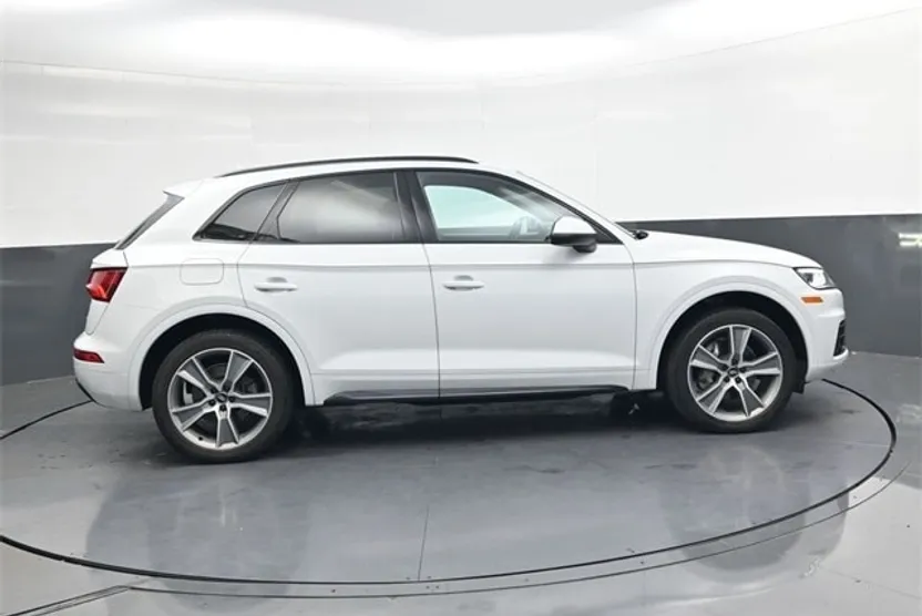 2019 Audi Q5 2.0T Premium Plus photo 1