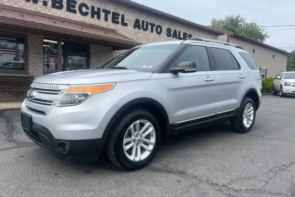 2014 Ford Explorer XLT photo 1