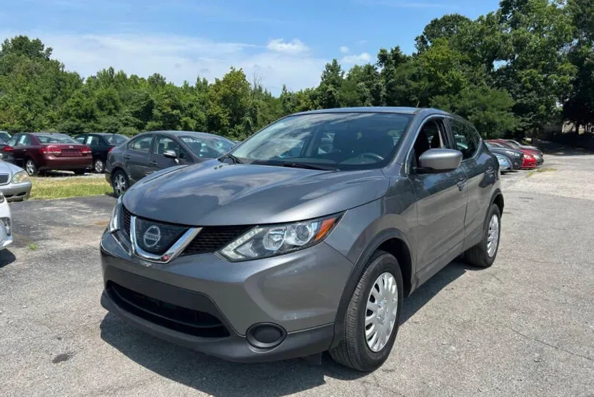 2019 Nissan Rogue Sport S photo 1