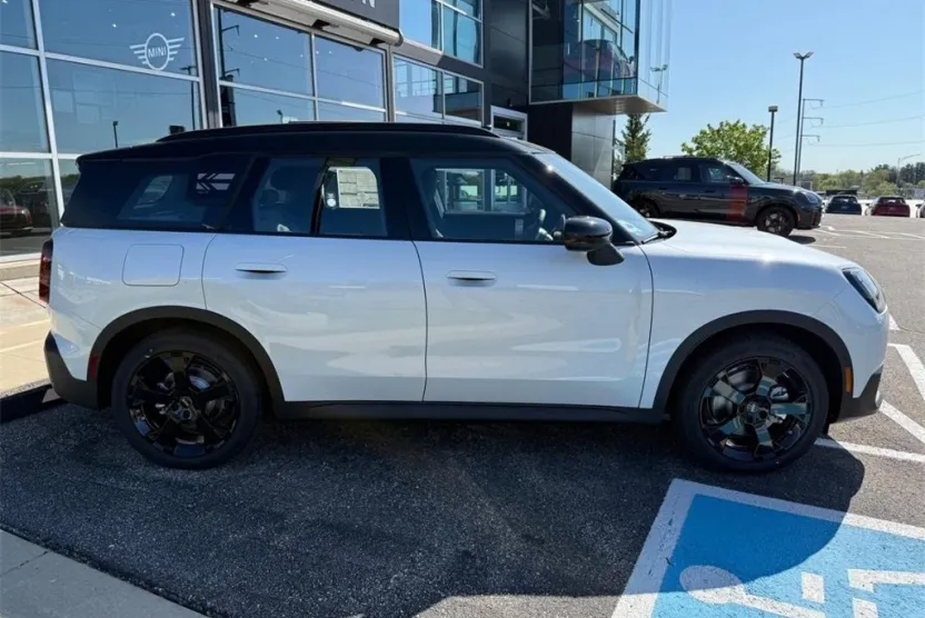 2025 Mini Countryman ALL4 SE Signature photo 1