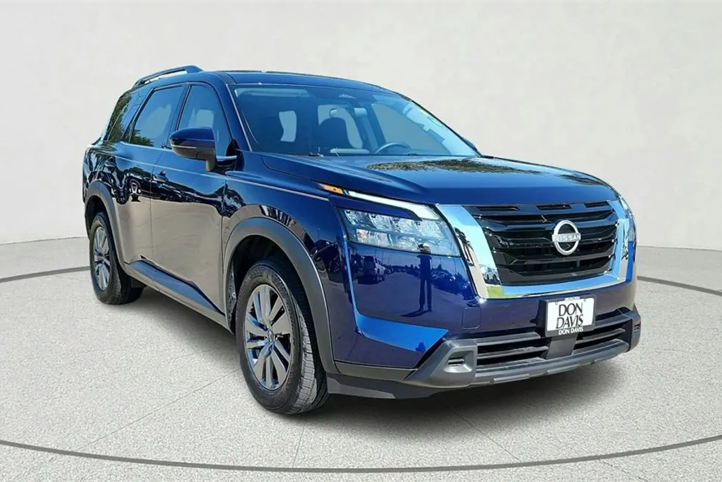 2025 Nissan Pathfinder SV photo 1