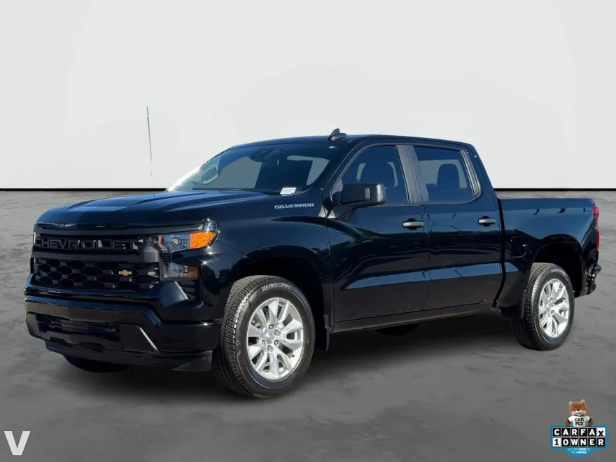2024 Chevrolet Silverado Custom photo 1