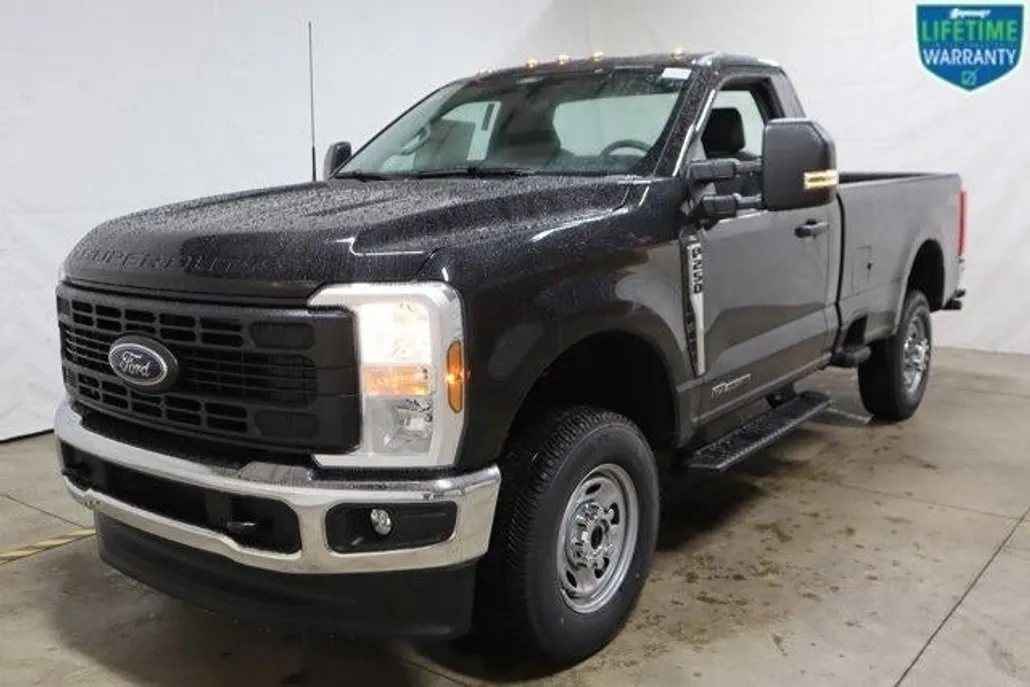 2025 Ford F-250 XLT photo 1