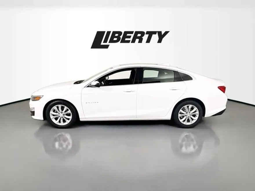 2024 Chevrolet Malibu 1LT photo 1