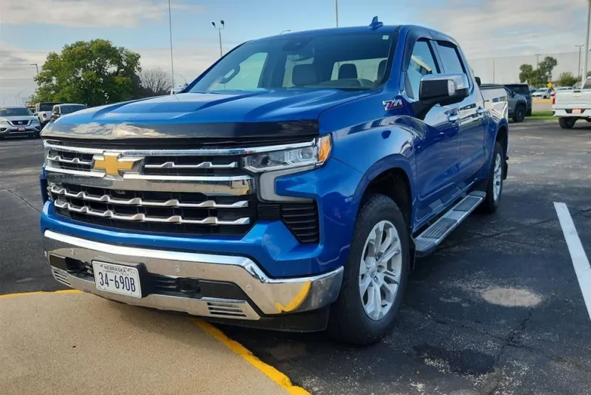 2022 Chevrolet Silverado 1500 LTZ photo 1