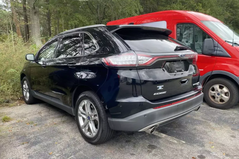 2017 Ford Edge Titanium photo 1