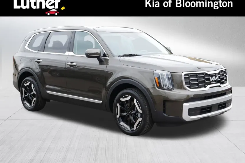 2024 Kia Telluride S photo 1