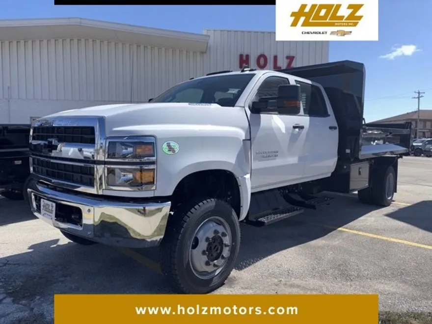 2024 Chevrolet Silverado 4500HD LT photo 1