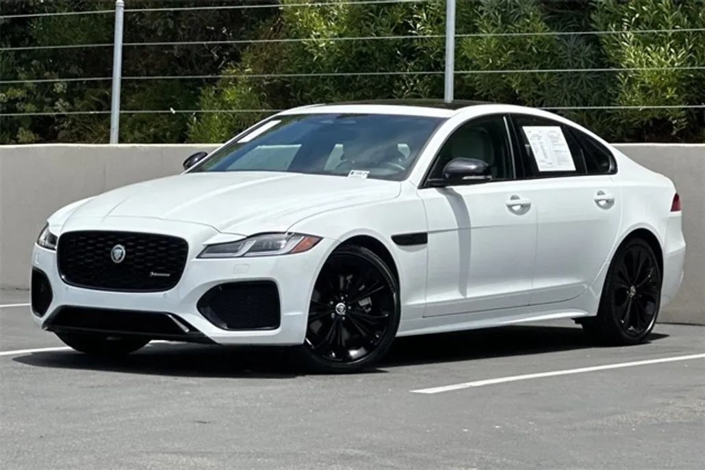 2024 Jaguar XF P250 R-Dynamic SE photo 1
