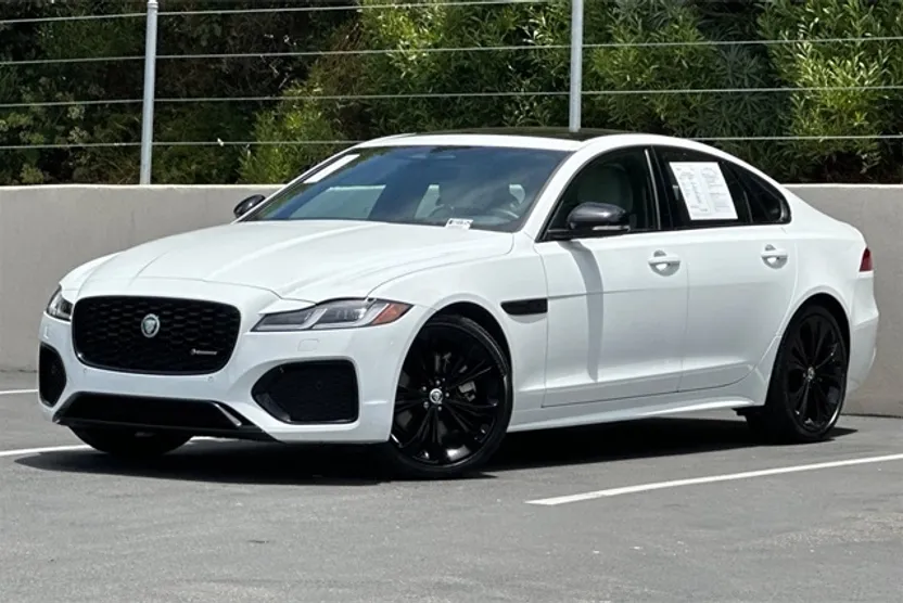 2024 Jaguar XF P250 R-Dynamic SE photo 1