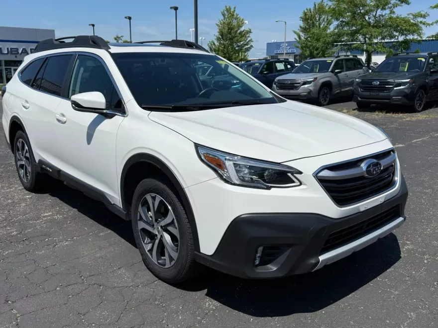 2022 Subaru Outback Limited photo 1