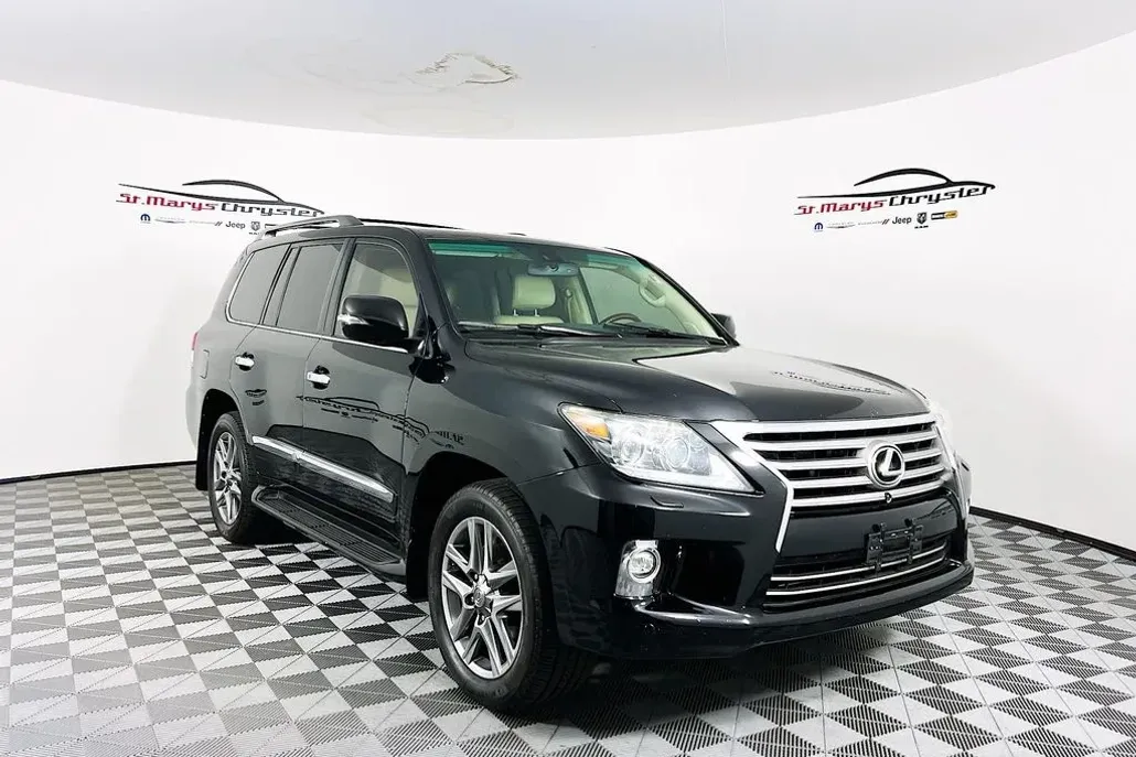 2014 Lexus LX 570 photo 1