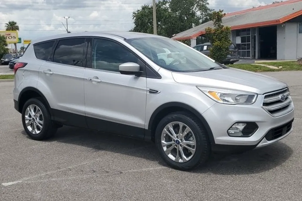 2019 Ford Escape SE photo 1