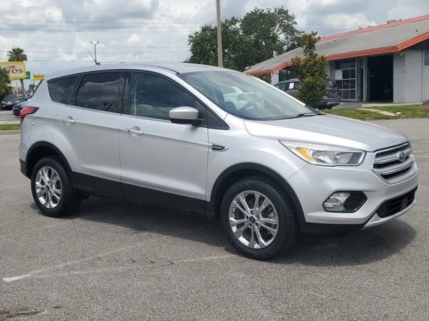 2019 Ford Escape SE photo 1