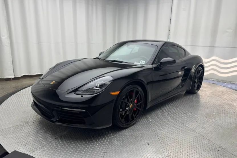 2024 Porsche Cayman S photo 1