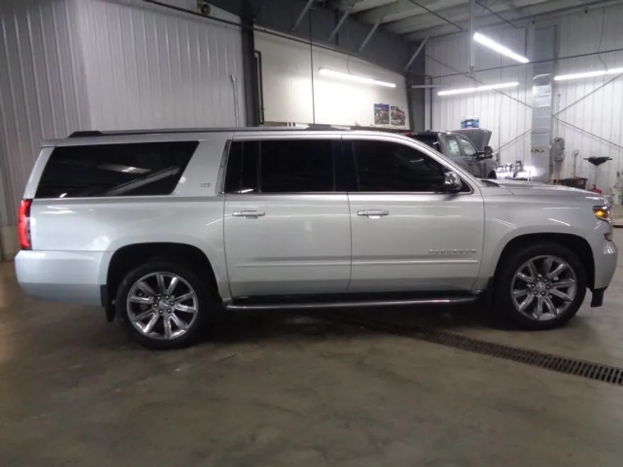 2016 Chevrolet Suburban LTZ photo 1