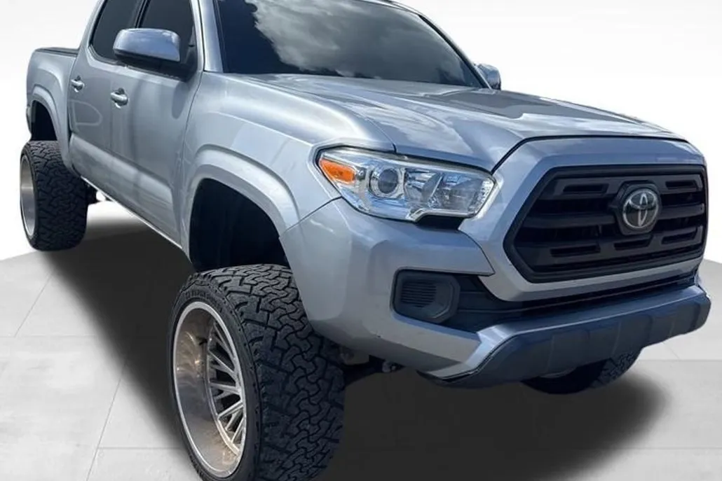 2019 Toyota Tacoma SR5 photo 1