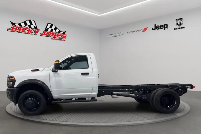 2025 Ram 5500 Tradesman photo 1