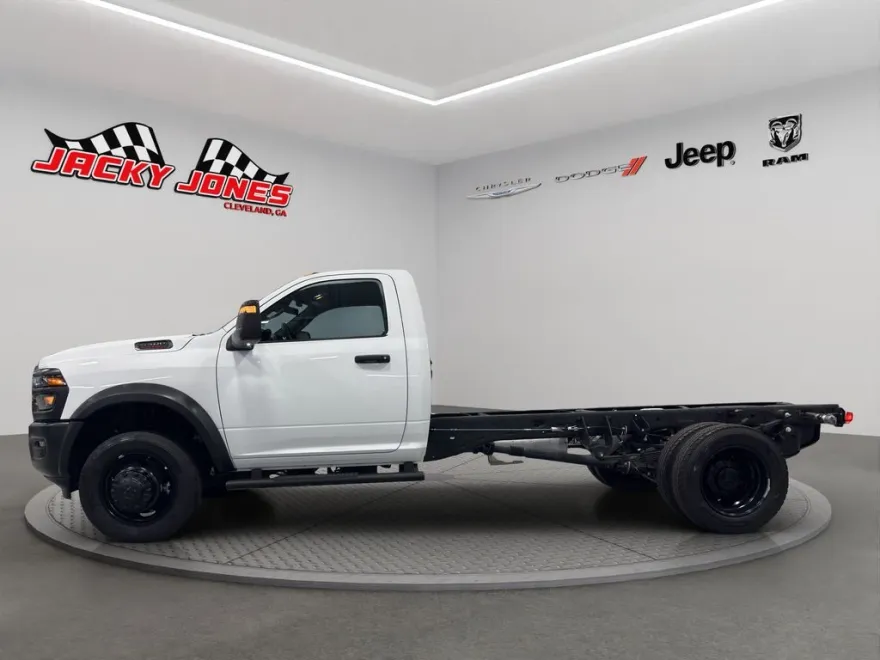 2025 Ram 5500 Tradesman photo 1