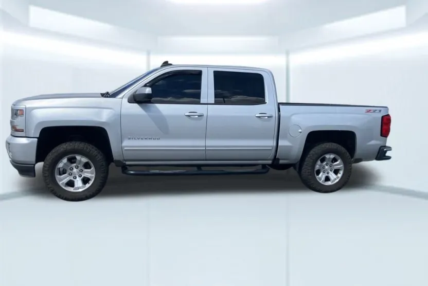 2016 Chevrolet Silverado 1500 LT photo 1