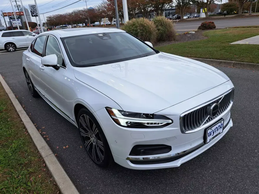 2025 Volvo S90 Plus photo 1