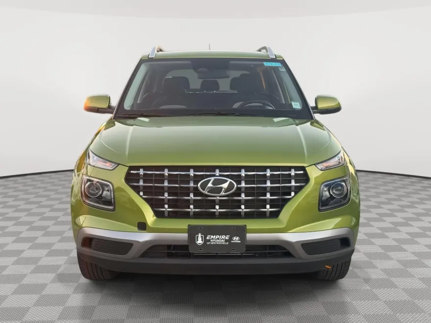 2023 Hyundai Venue SEL photo 1