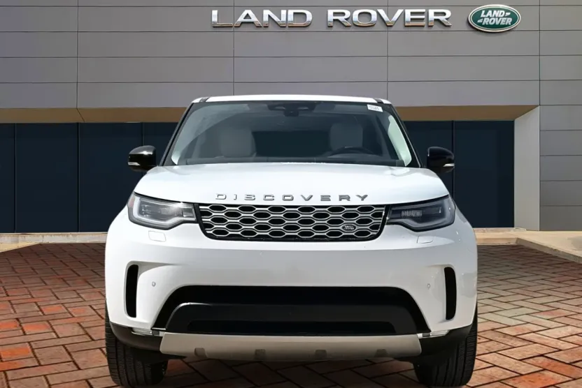 2025 Land Rover Discovery S photo 1