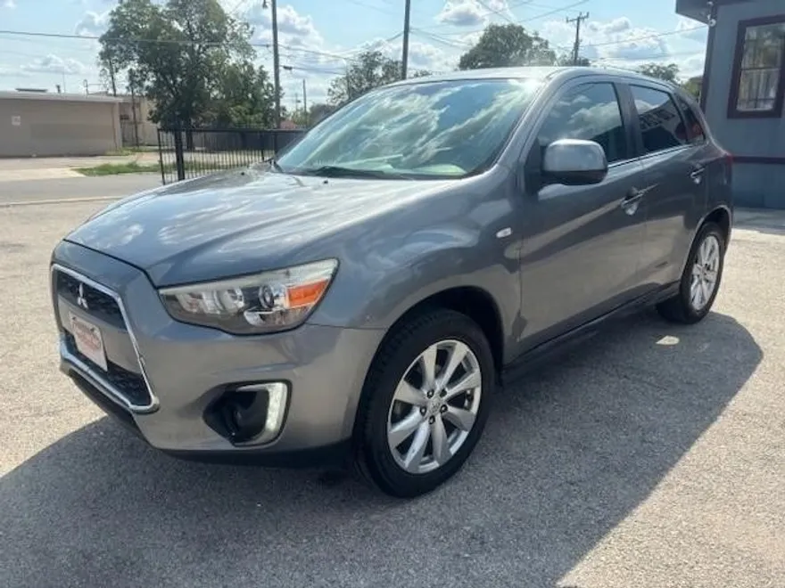 2015 Mitsubishi Outlander Sport SE photo 1