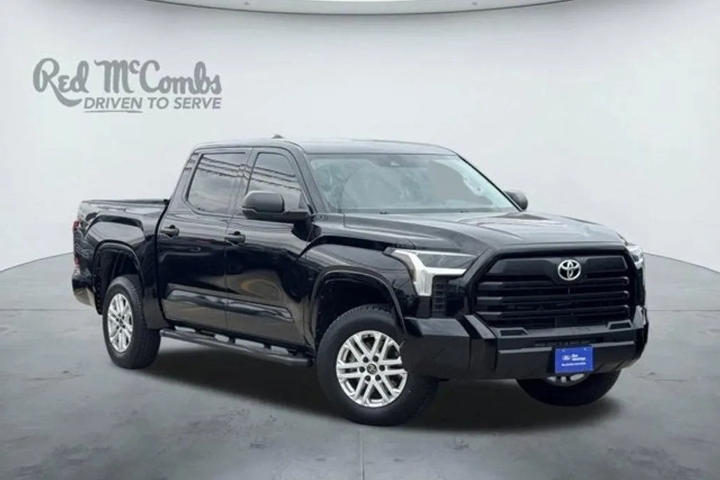 2023 Toyota Tundra SR photo 1