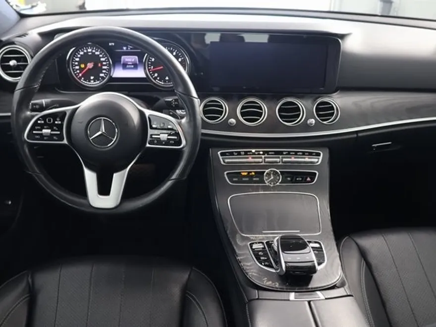 2019 Mercedes Benz E 300 4MATIC photo 1