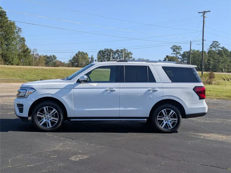 2023 Ford Expedition Limited photo 1