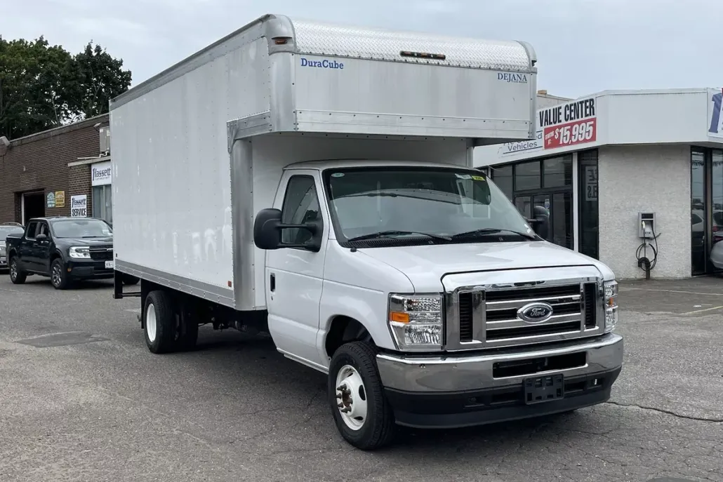 2024 Ford E-450 photo 1