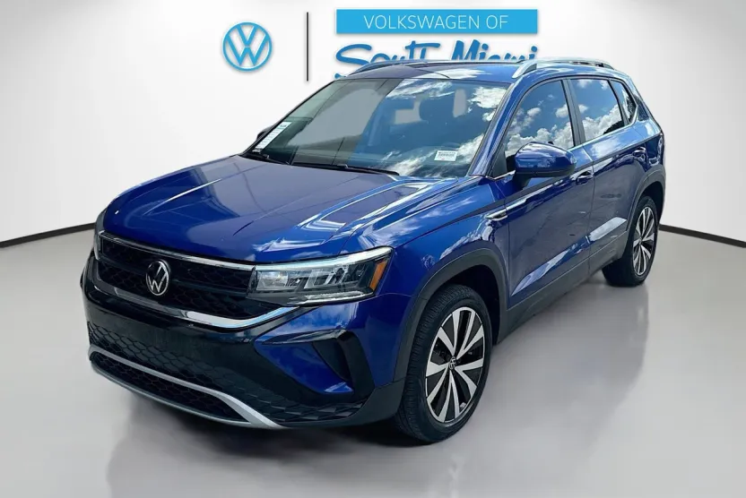 2022 Volkswagen Taos SE photo 1