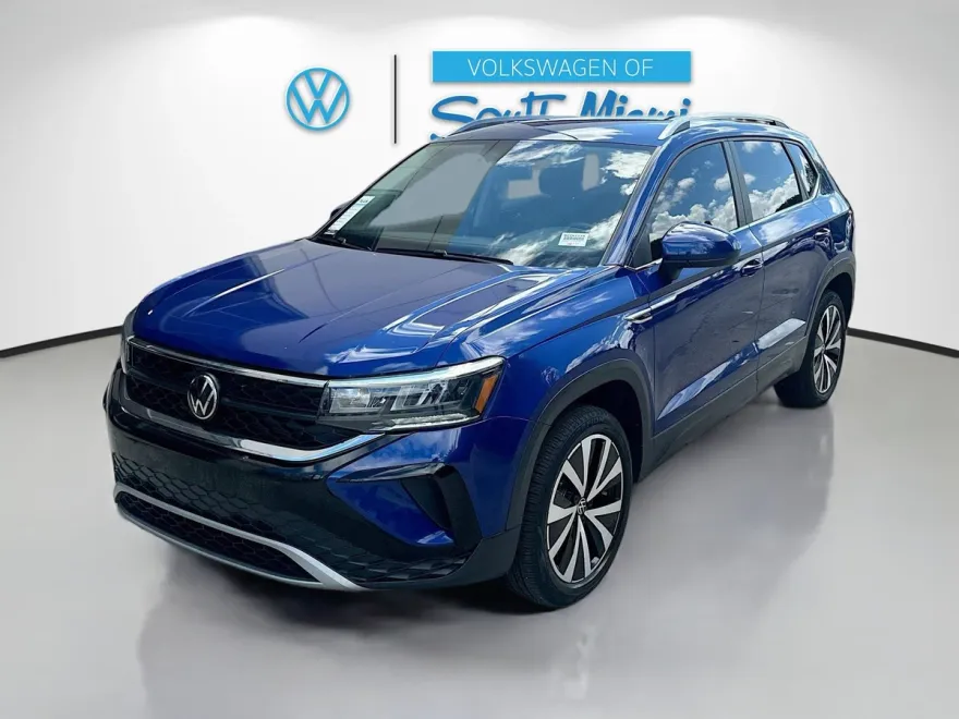 2022 Volkswagen Taos SE photo 1