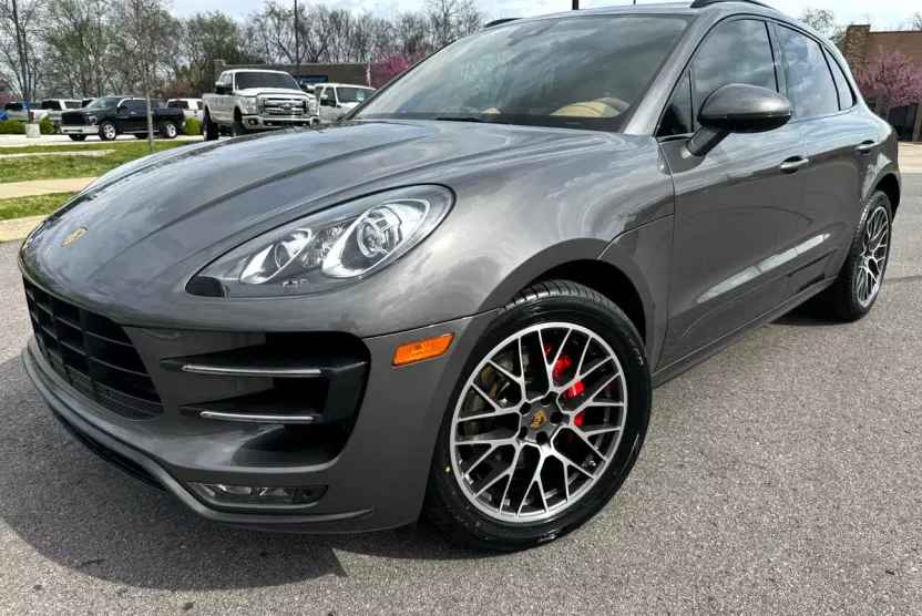 2015 Porsche Macan Turbo photo 1