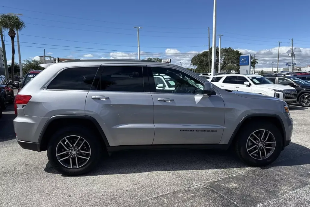 2018 Jeep Grand Cherokee Laredo E photo 1