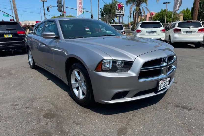 2014 Dodge Charger SE photo 1