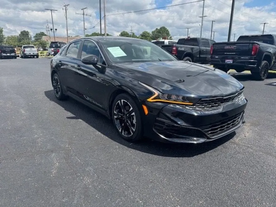 2022 Kia K5 GT-Line photo 1