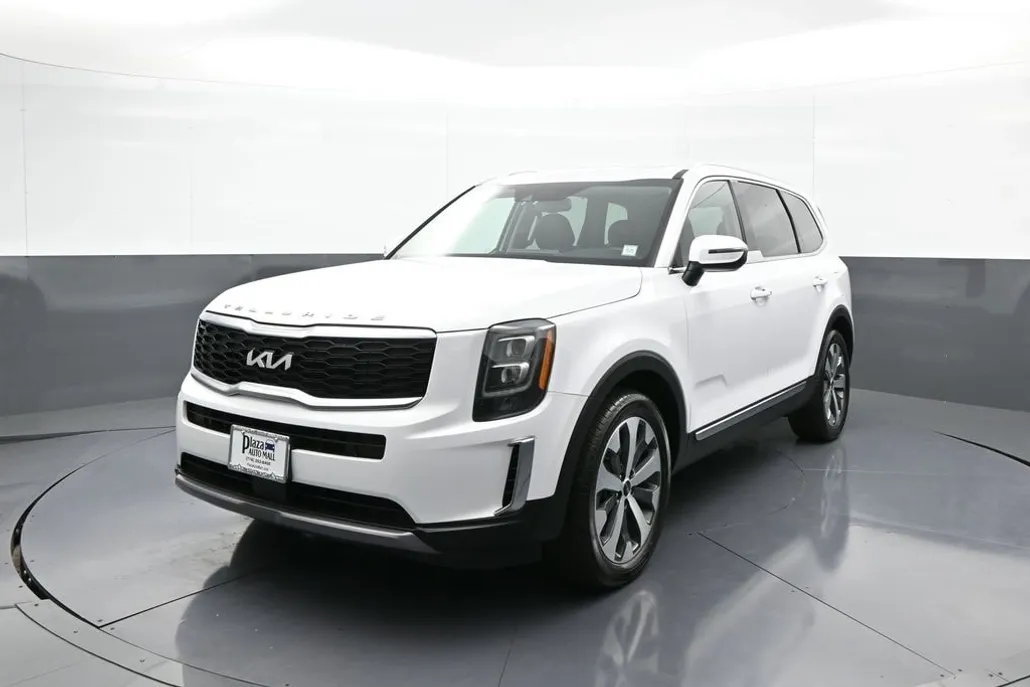 2022 Kia Telluride EX photo 1