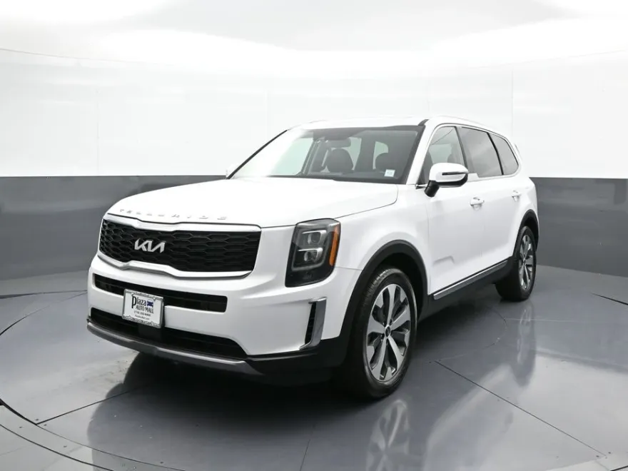 2022 Kia Telluride EX photo 1