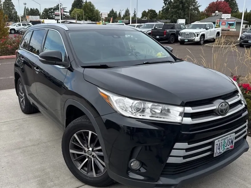 2017 Toyota Highlander XLE photo 1
